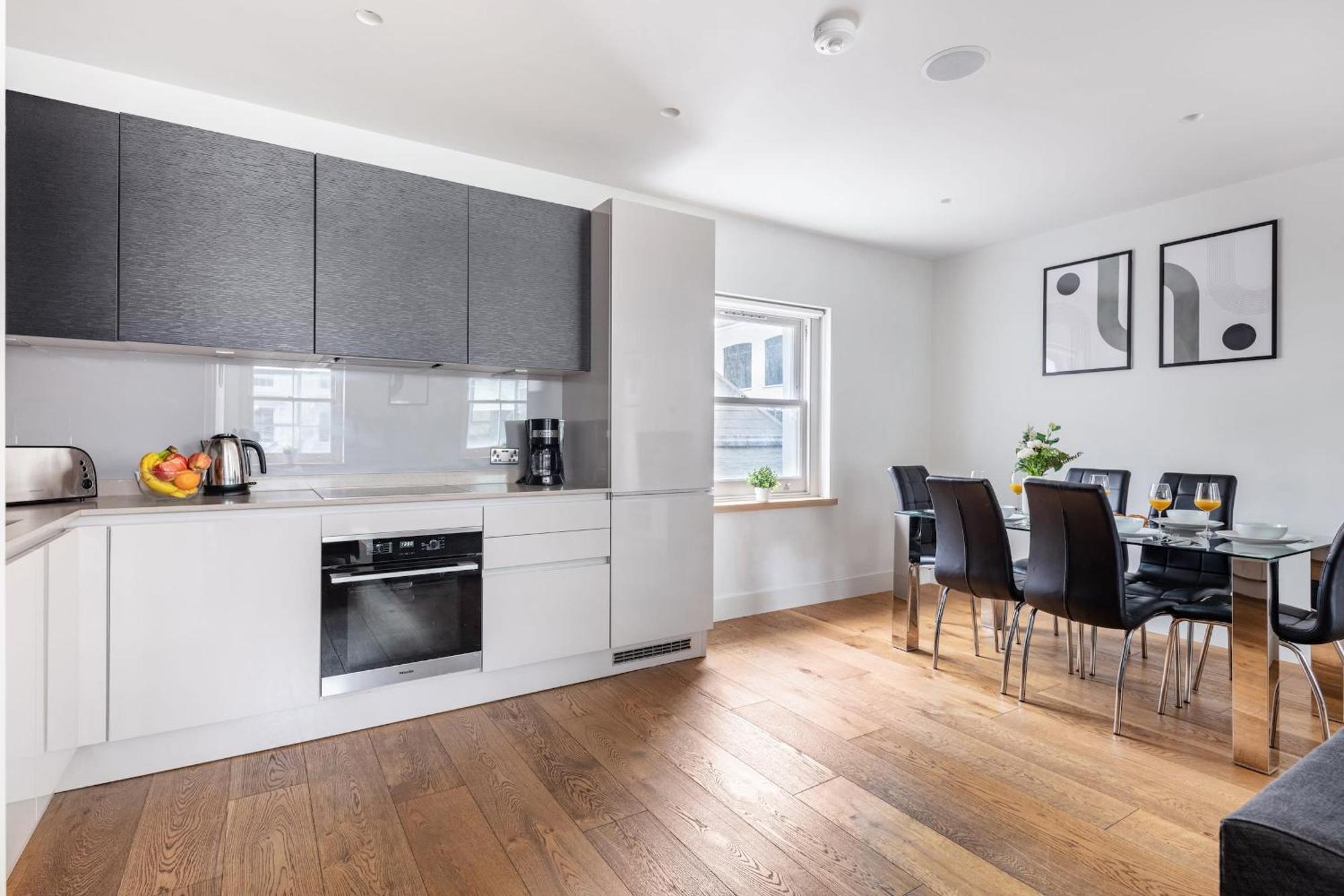 2Br In Soho - Charlotte Street - Cityapartmentstay 런던 외부 사진